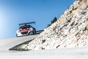 Lire la suite à propos de l’article 208 T16 Pikes Peak : Répétition générale au Mont Ventoux